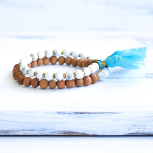Howlite bracelet, sandalwood mala beads